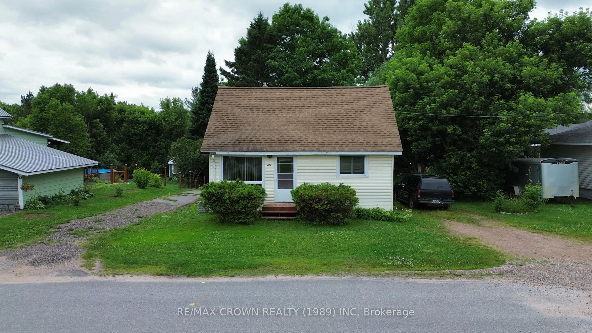 Photo 2 of 323 Spetz Street, Powassan — HOMEH