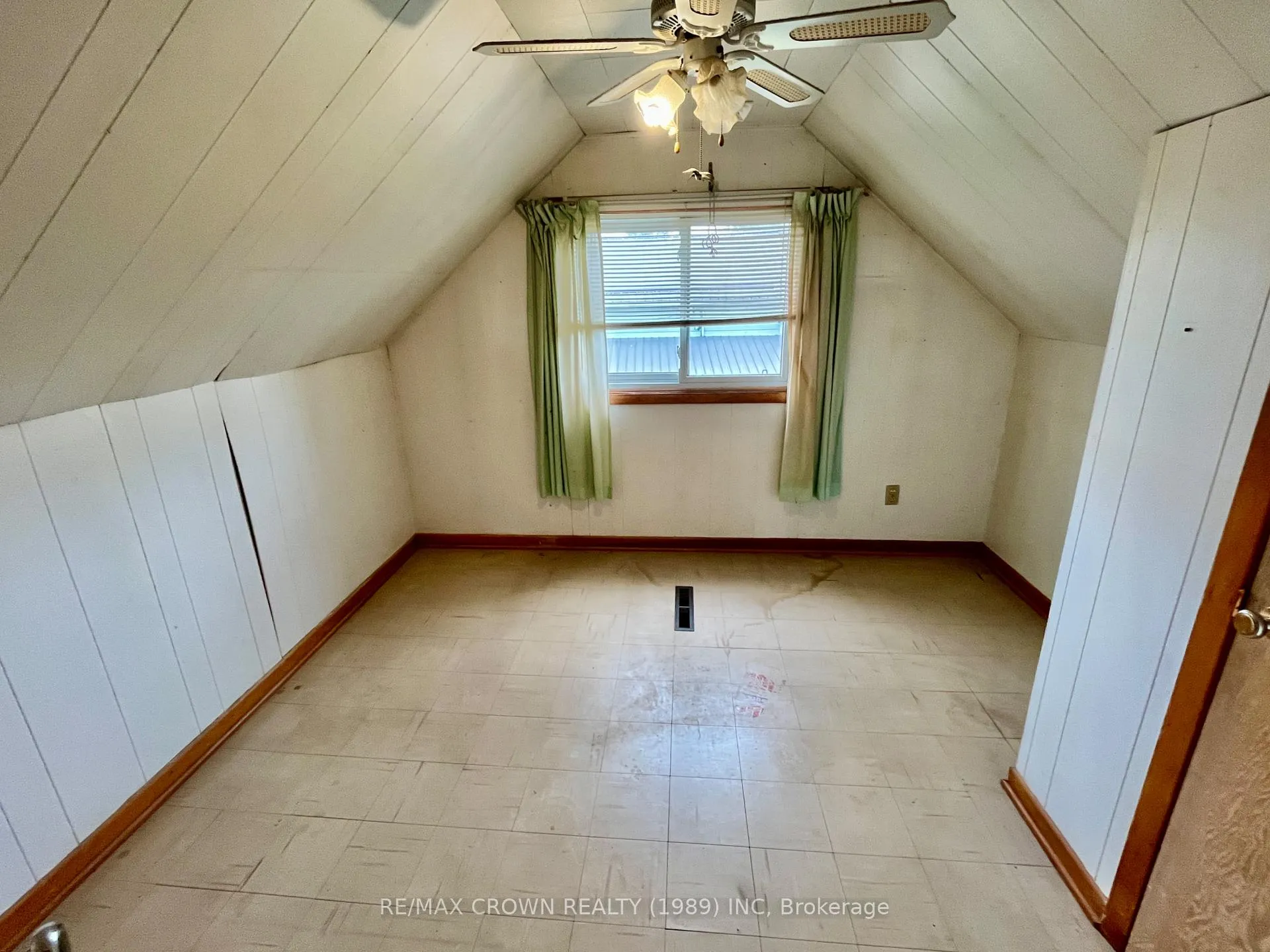 Photo 15 of 323 Spetz Street, Powassan — HOMEH