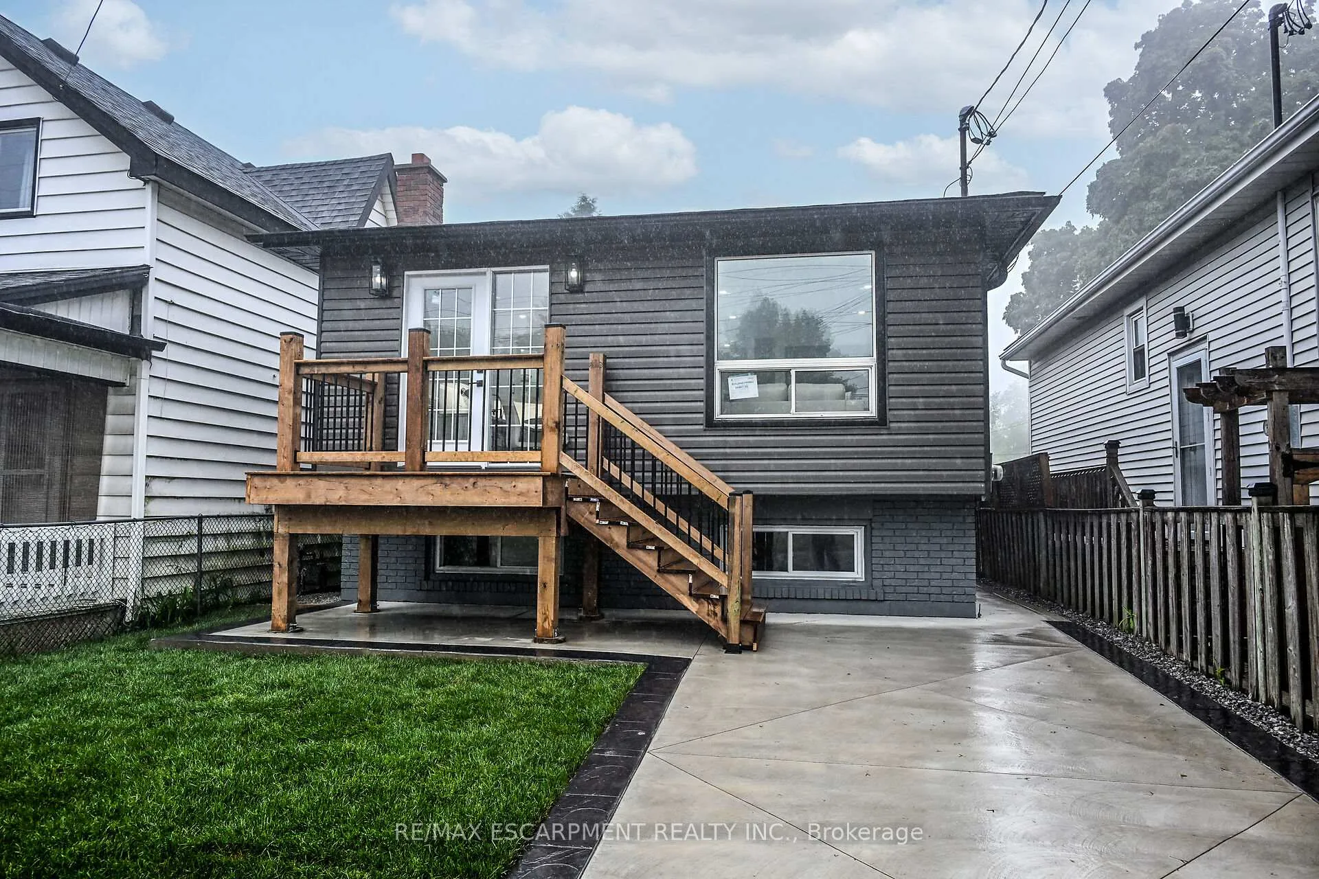 Photo 3 of 944 Concession Street, Hamilton, Raleigh — HOMEH