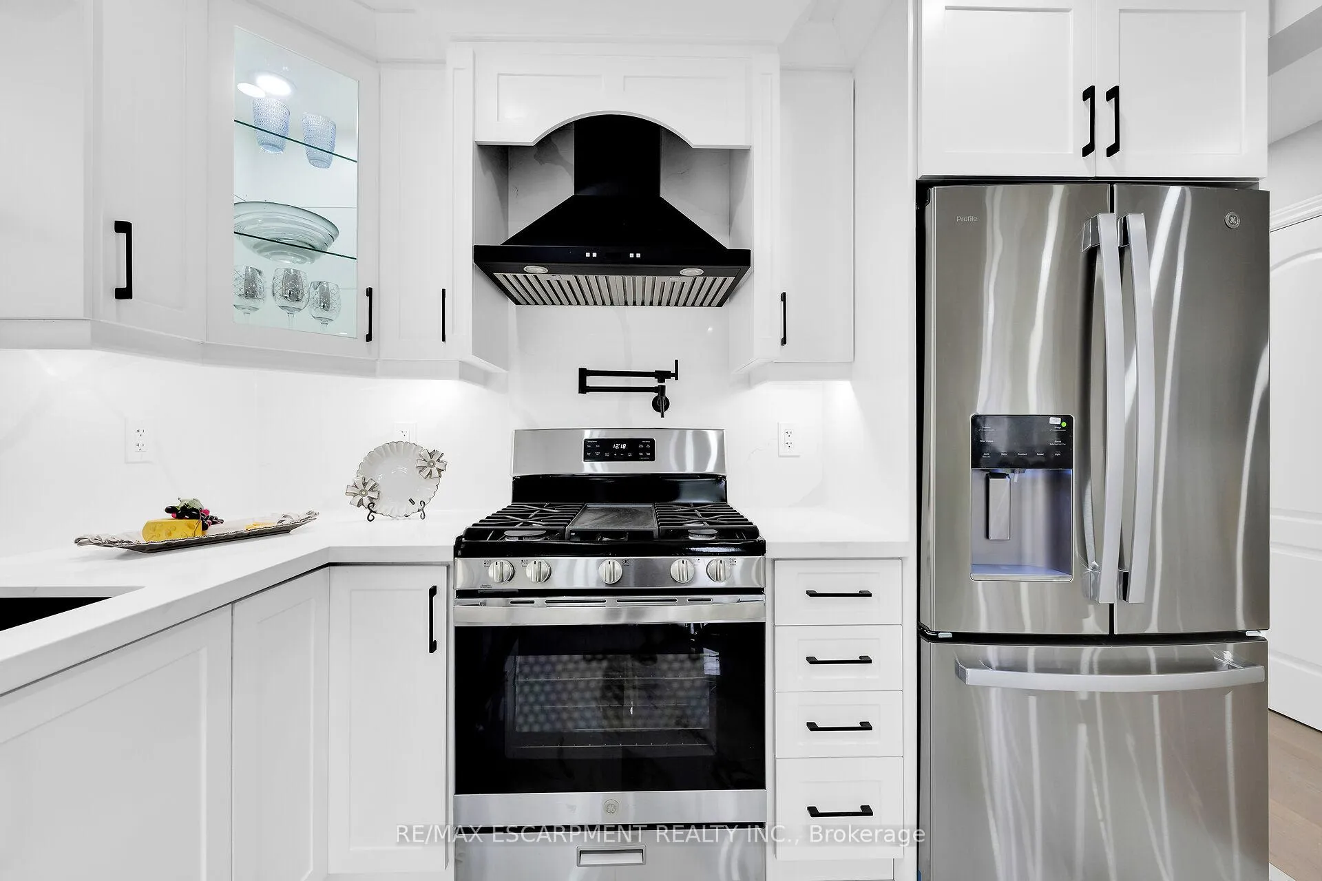 Photo 8 of 944 Concession Street, Hamilton, Raleigh — HOMEH