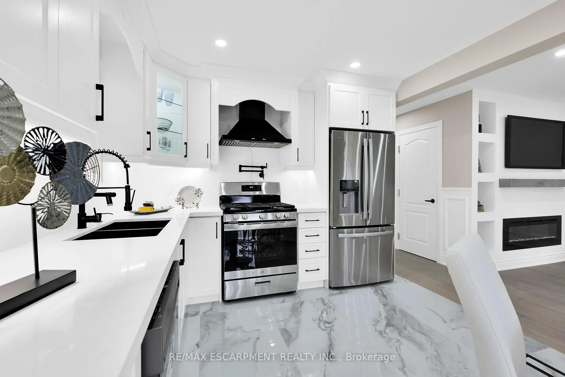 Photo 9 of 944 Concession Street, Hamilton, Raleigh — HOMEH