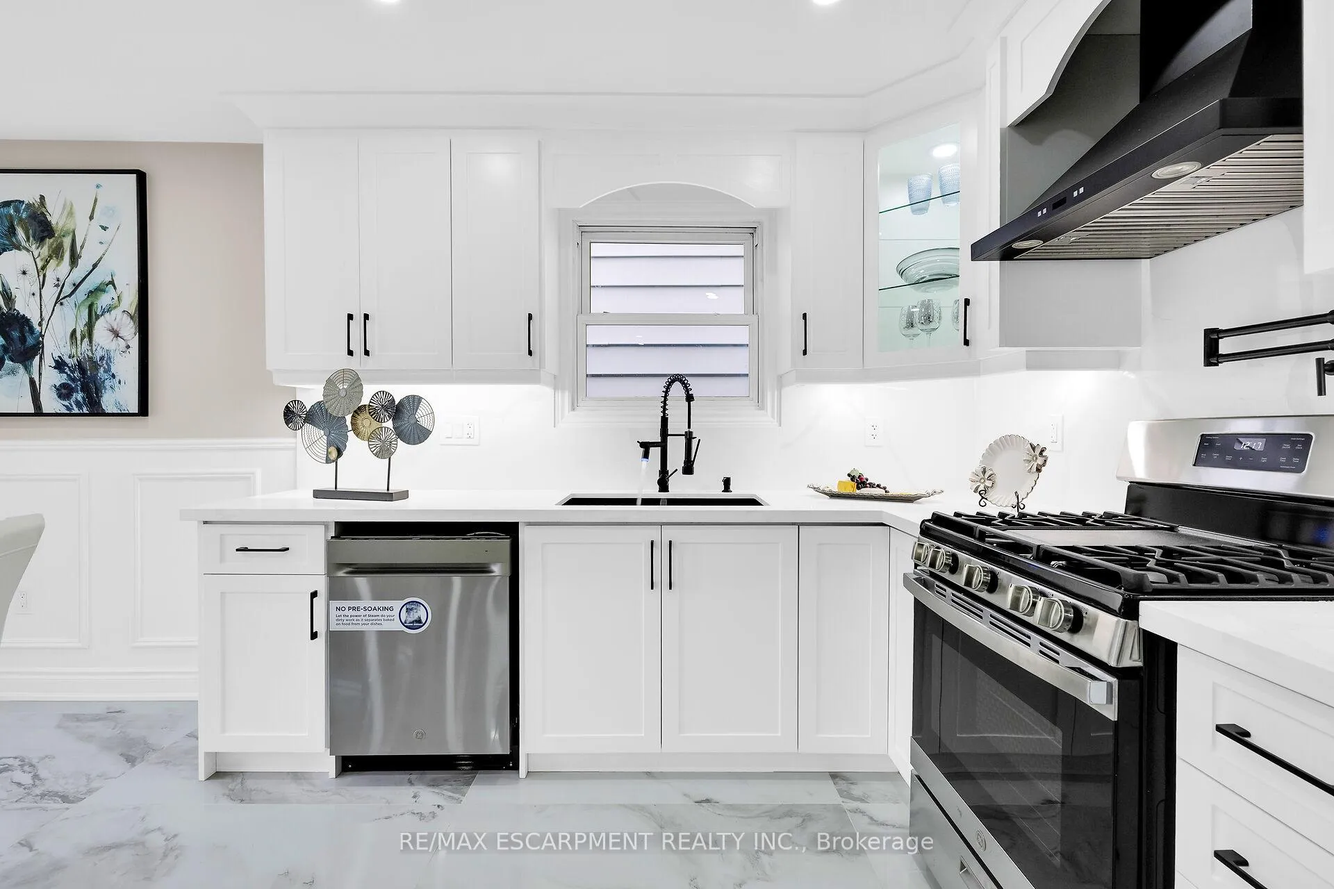 Photo 11 of 944 Concession Street, Hamilton, Raleigh — HOMEH