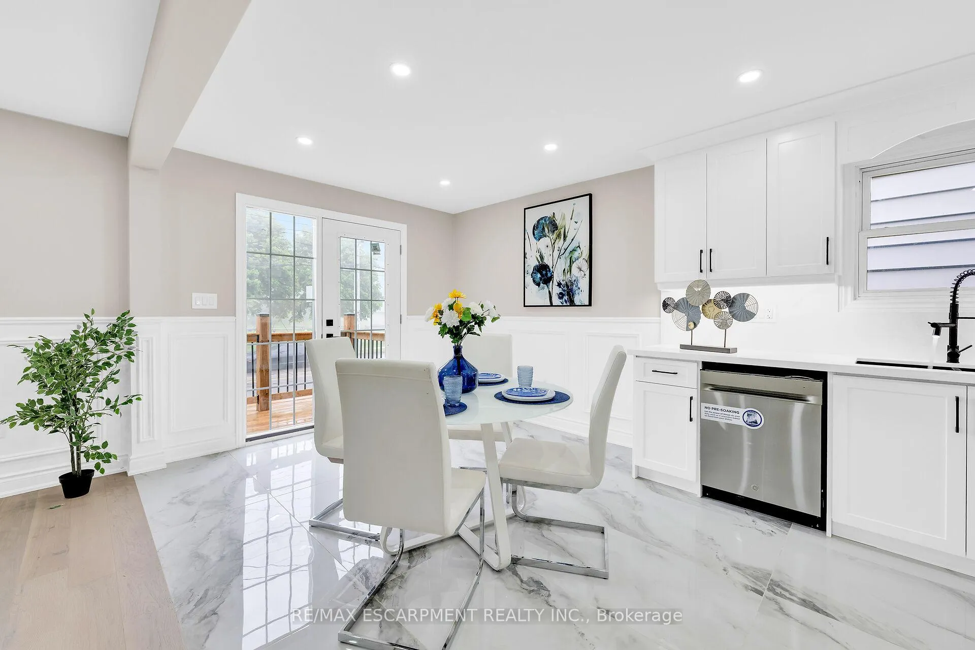 Photo 12 of 944 Concession Street, Hamilton, Raleigh — HOMEH