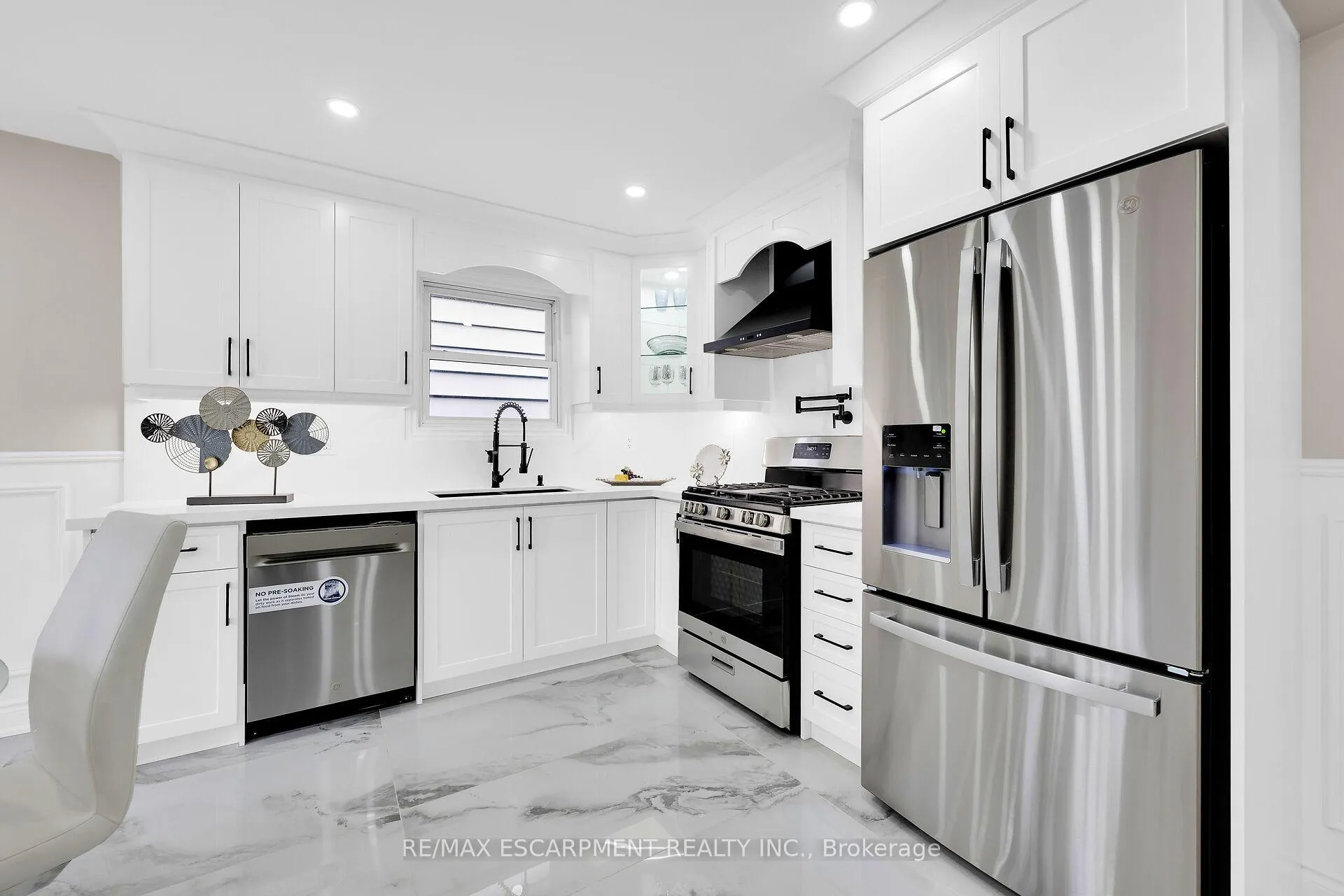 Photo 13 of 944 Concession Street, Hamilton, Raleigh — HOMEH