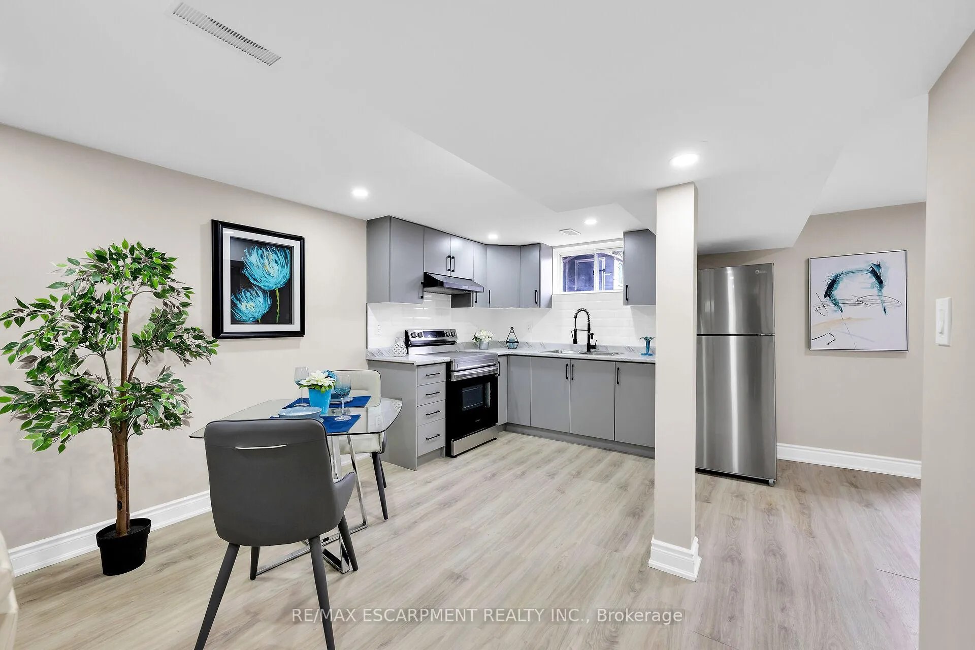 Photo 24 of 944 Concession Street, Hamilton, Raleigh — HOMEH