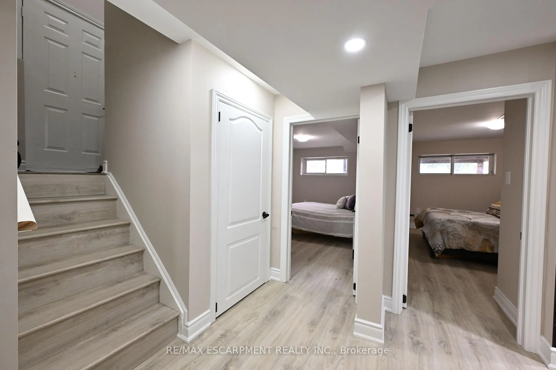 Photo 35 of 944 Concession Street, Hamilton, Raleigh — HOMEH