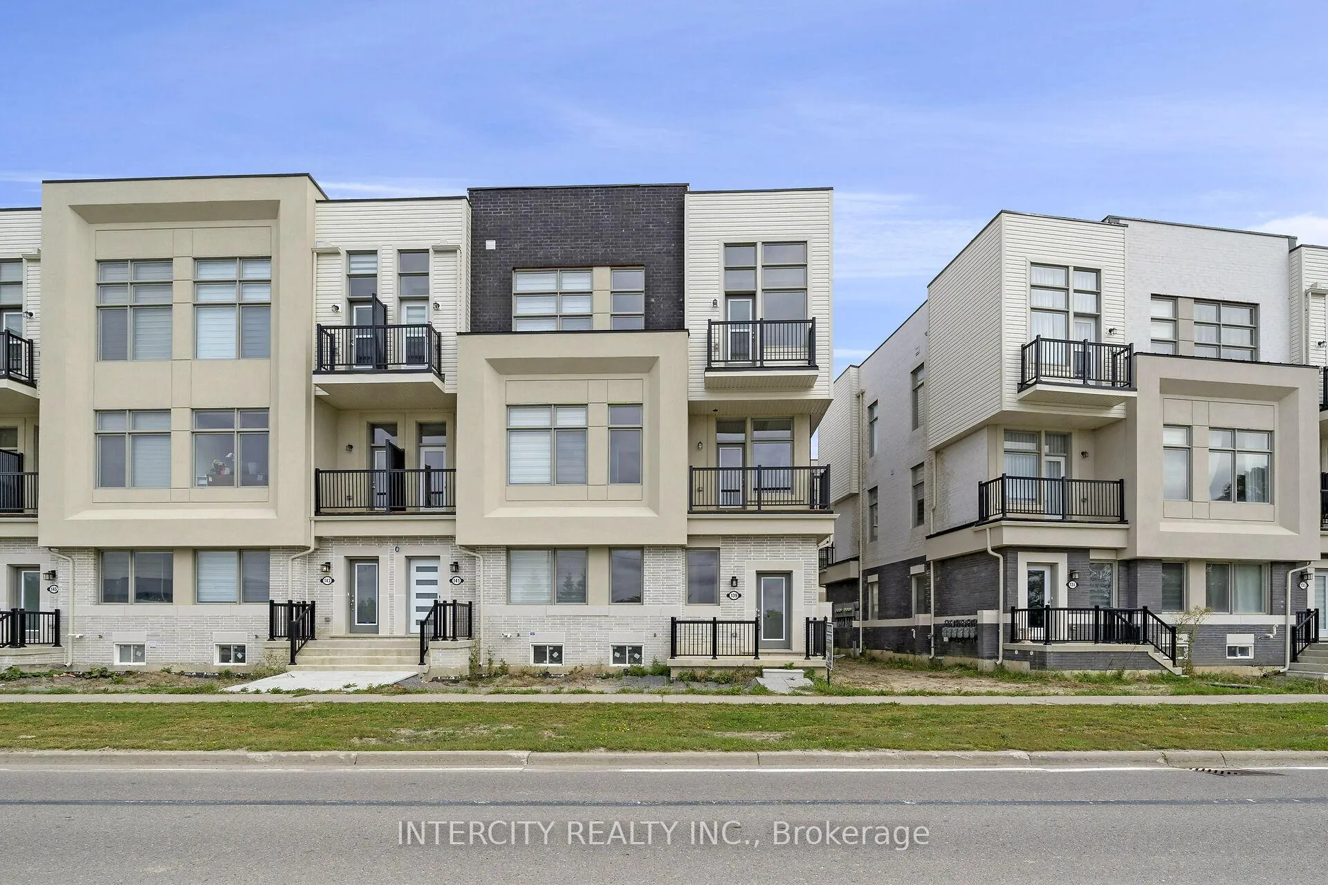 Photo 1 of 139 Markland Street, Markham, Cachet — HOMEH