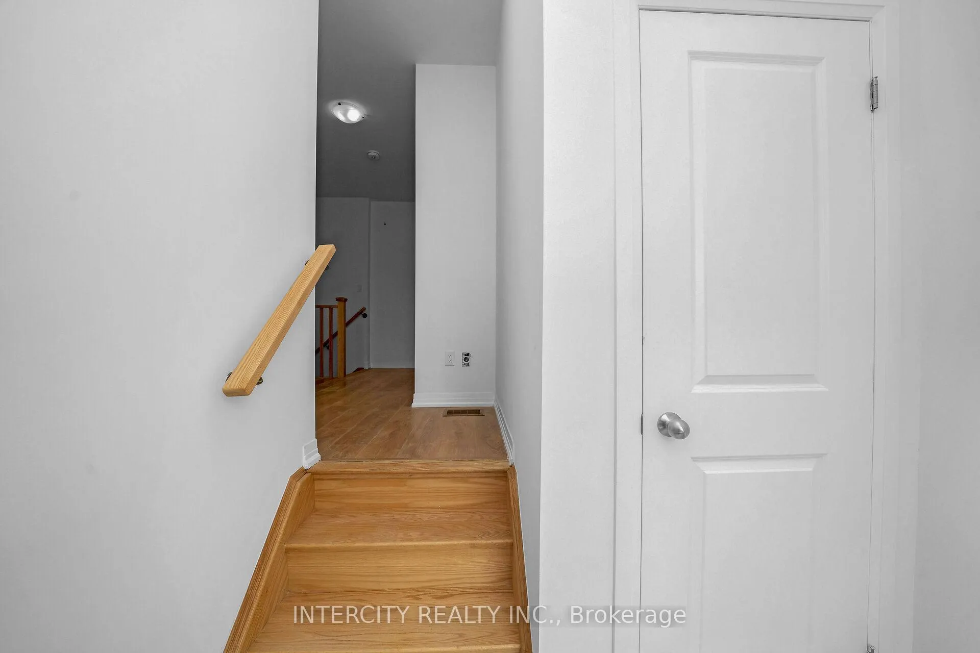 Photo 5 of 139 Markland Street, Markham, Cachet — HOMEH