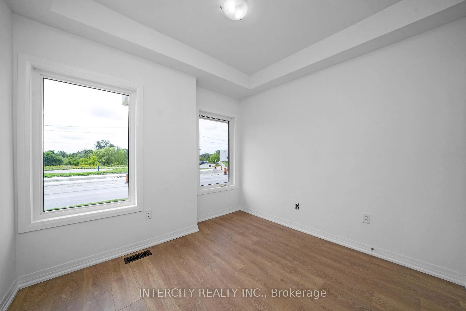 Photo 6 of 139 Markland Street, Markham, Cachet — HOMEH