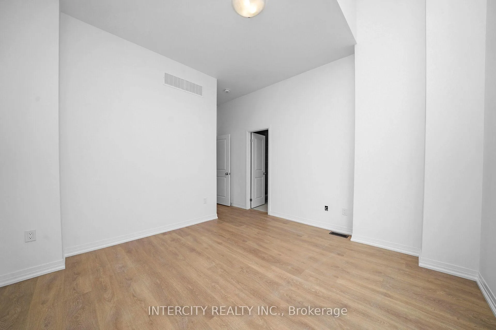 Photo 24 of 139 Markland Street, Markham, Cachet — HOMEH