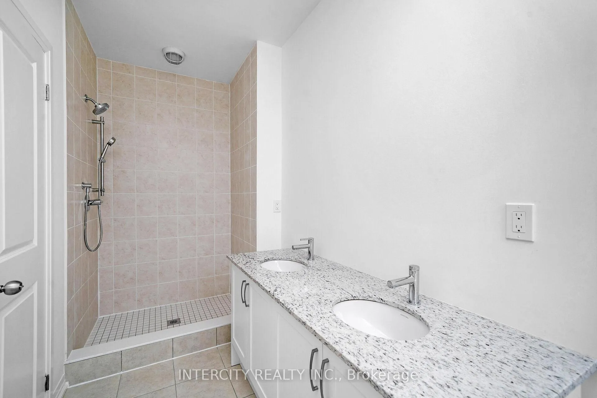 Photo 25 of 139 Markland Street, Markham, Cachet — HOMEH