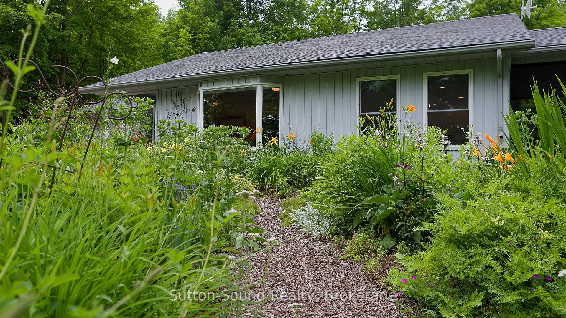 Photo 1 of 823665 Massie Road, Chatsworth — HOMEH