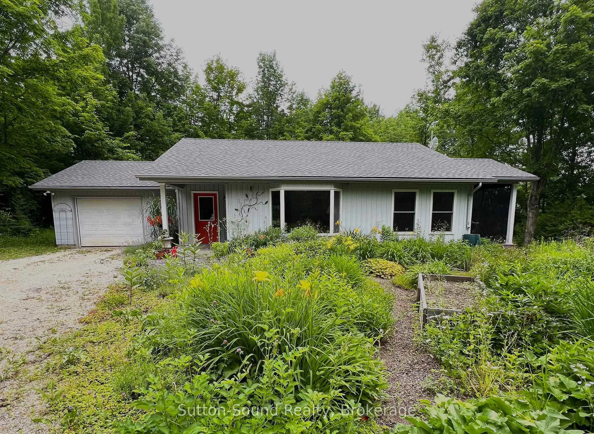 Photo 4 of 823665 Massie Road, Chatsworth — HOMEH
