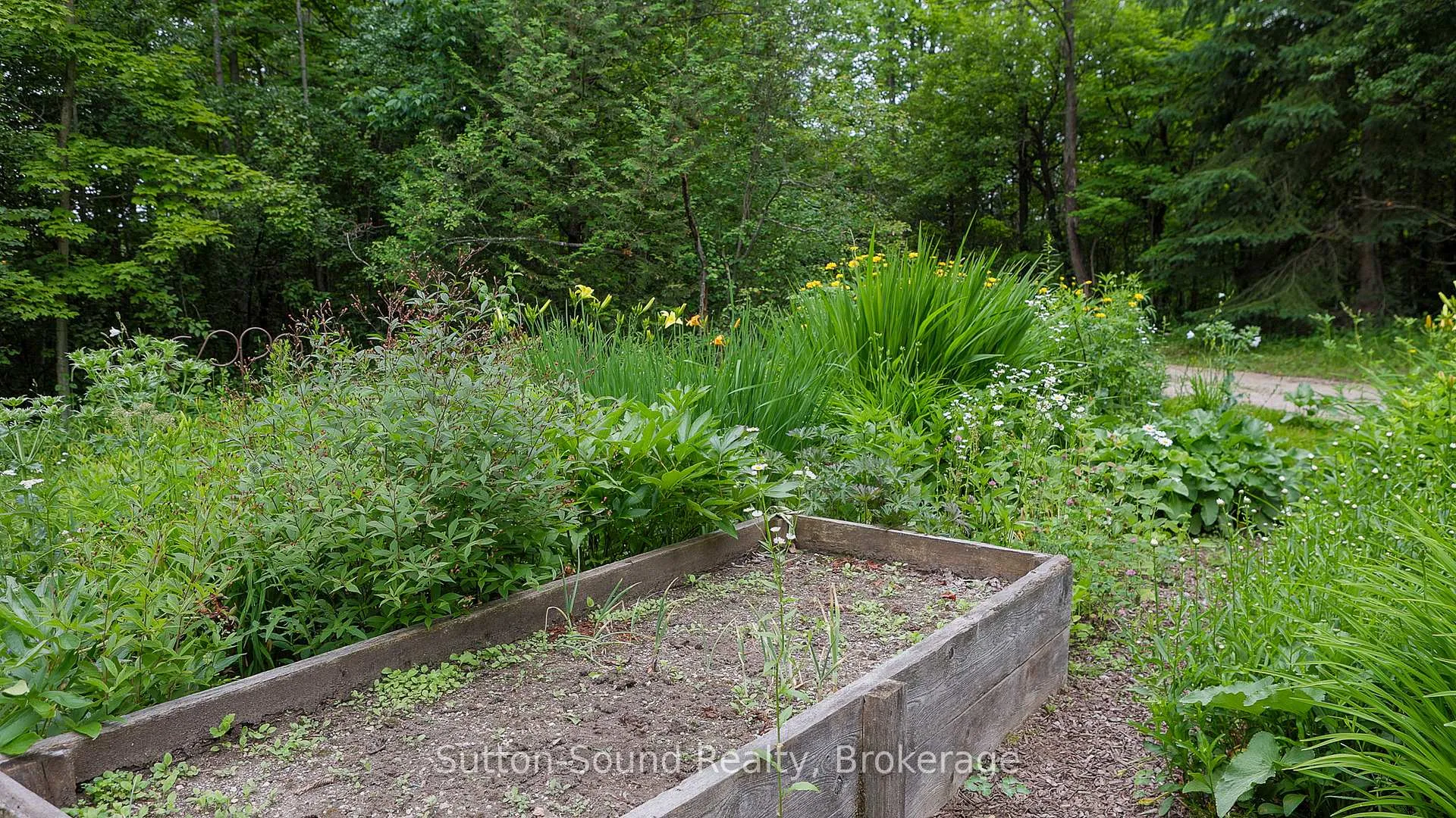Photo 7 of 823665 Massie Road, Chatsworth — HOMEH