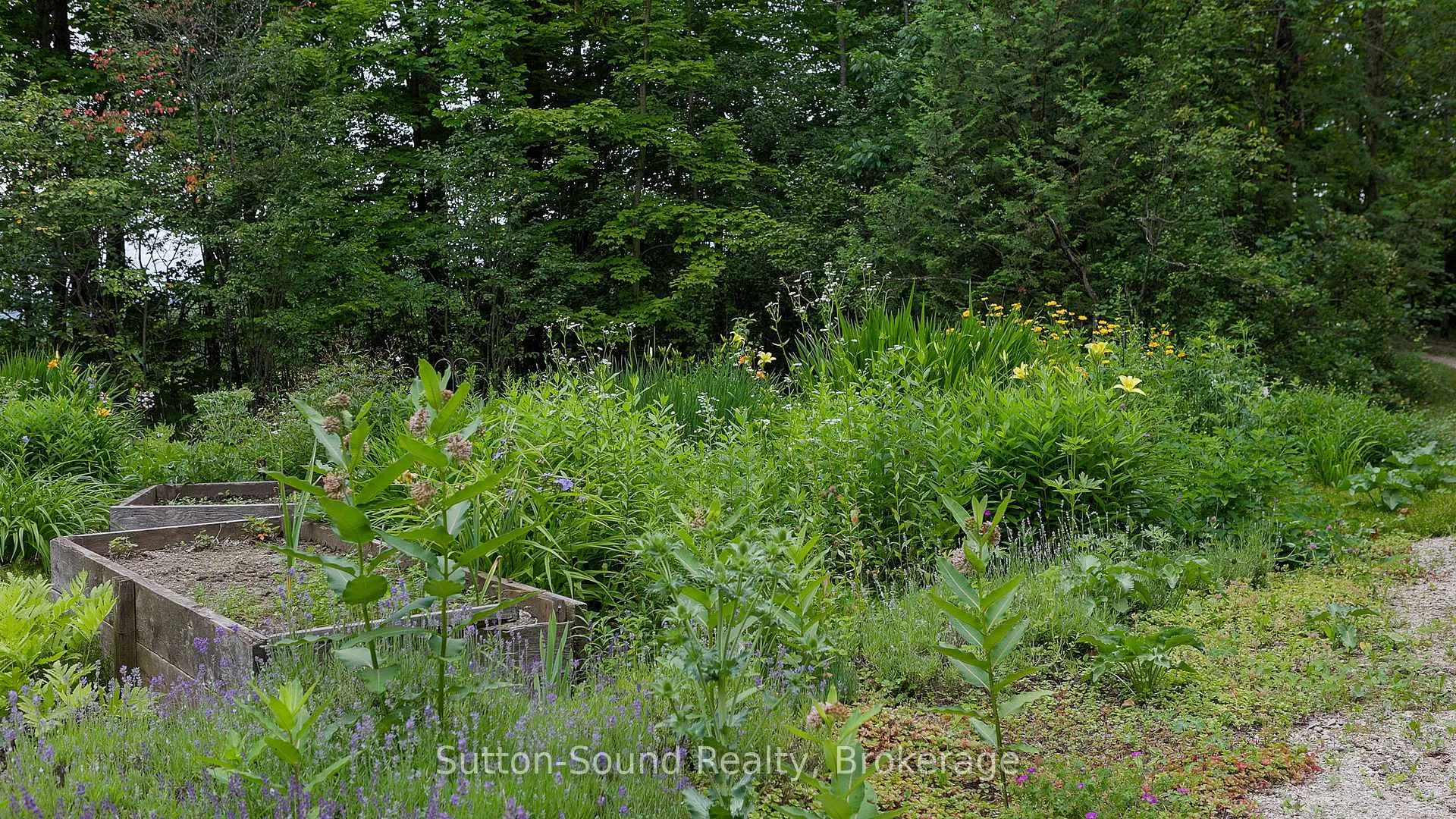 Photo 9 of 823665 Massie Road, Chatsworth — HOMEH