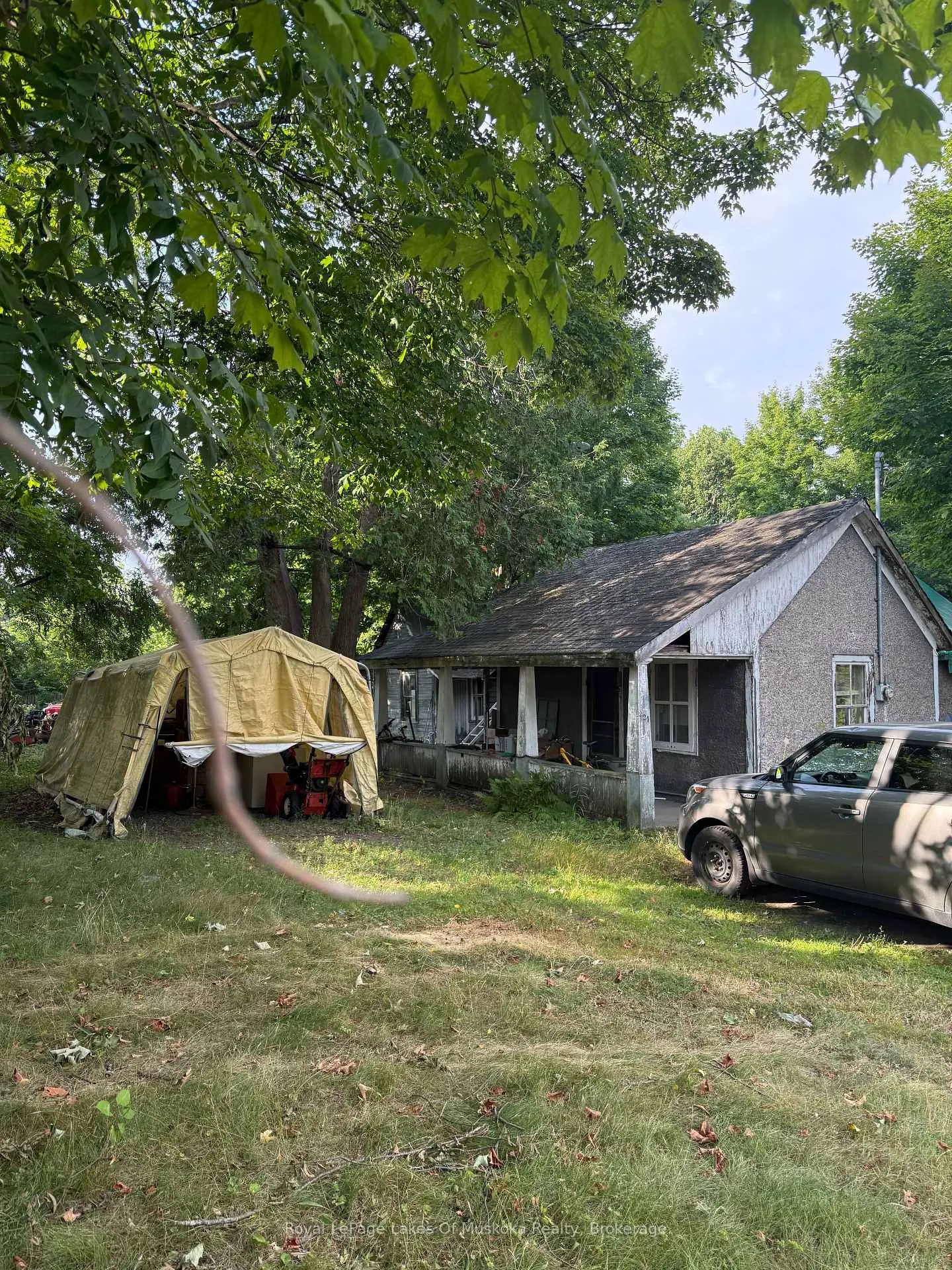 Photo 2 of 221 James Street W, Gravenhurst, Muskoka (S) — HOMEH
