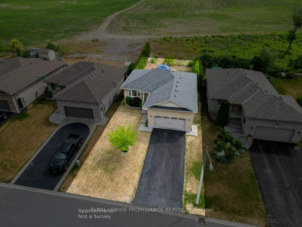Photo 2 of 52 Cedar Creek Way, Quinte West, Frankford Ward — HOMEH