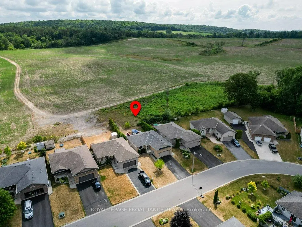Photo 3 of 52 Cedar Creek Way, Quinte West, Frankford Ward — HOMEH