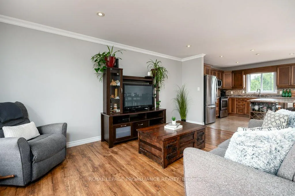Photo 11 of 52 Cedar Creek Way, Quinte West, Frankford Ward — HOMEH