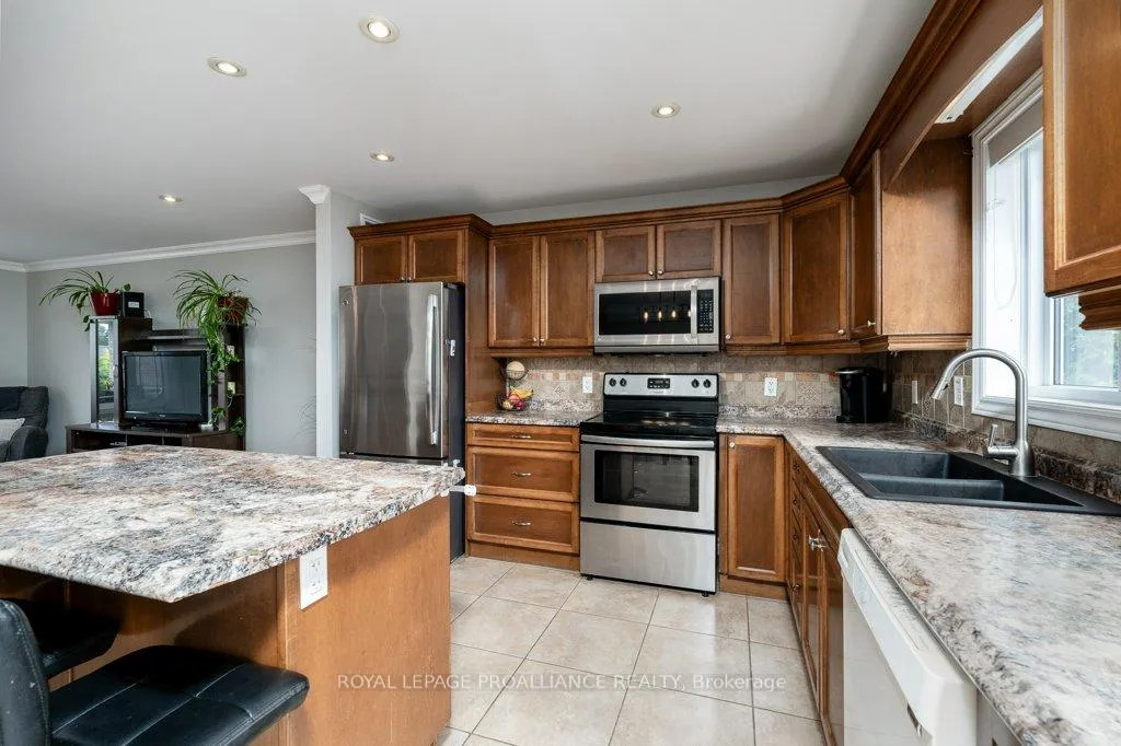 Photo 15 of 52 Cedar Creek Way, Quinte West, Frankford Ward — HOMEH