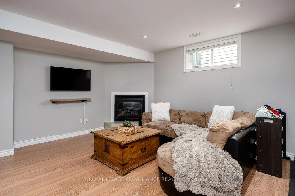 Photo 26 of 52 Cedar Creek Way, Quinte West, Frankford Ward — HOMEH