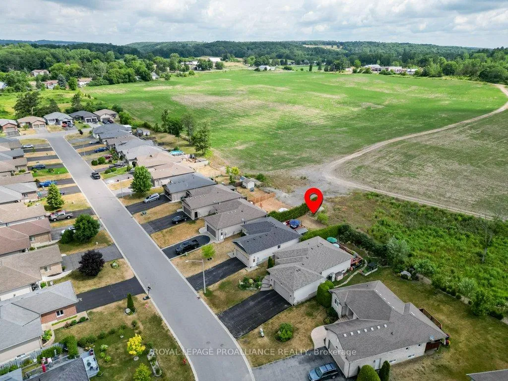 Photo 40 of 52 Cedar Creek Way, Quinte West, Frankford Ward — HOMEH