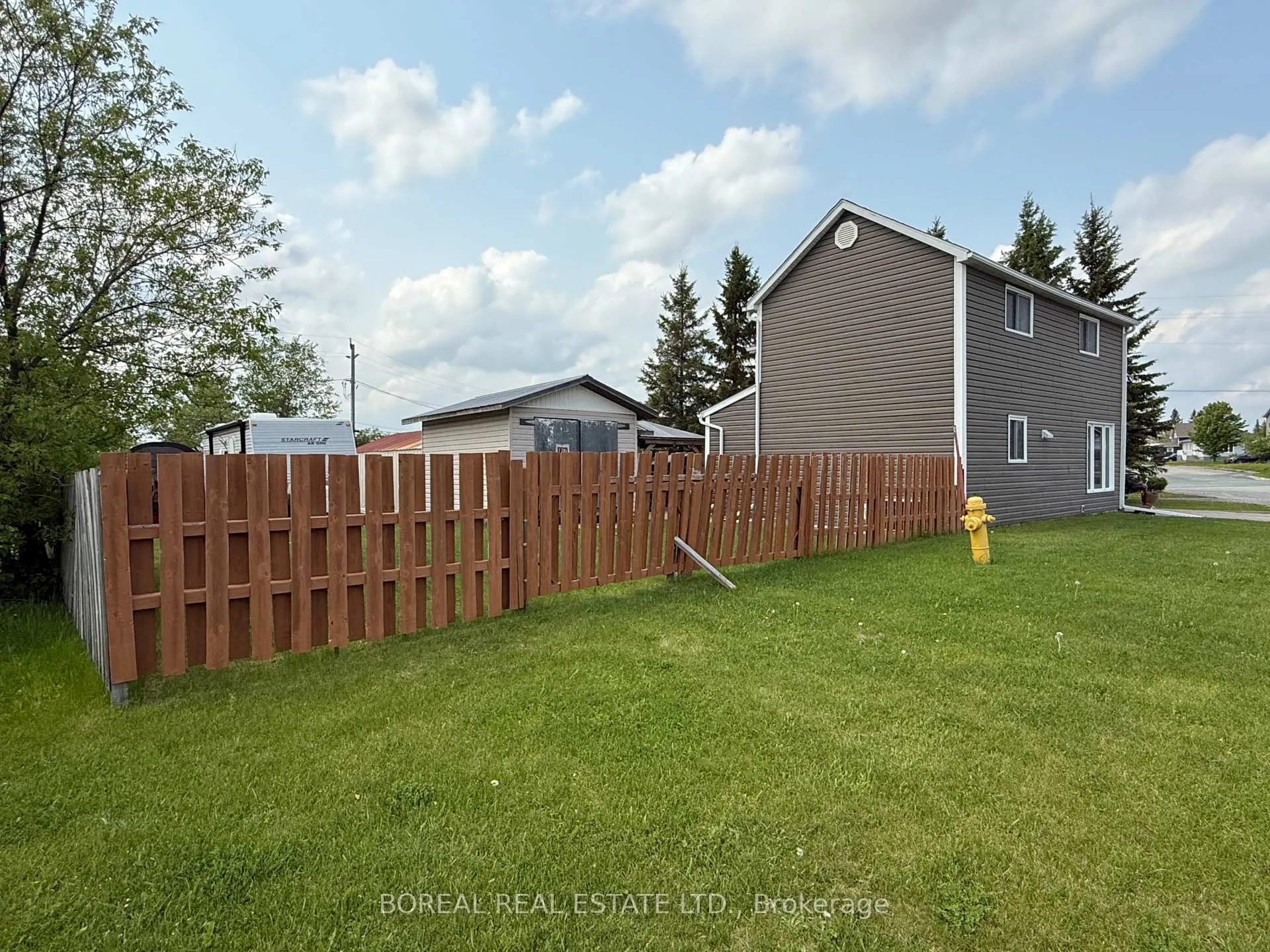 Photo 4 of 1 Boisvert Crescent, Cochrane — HOMEH