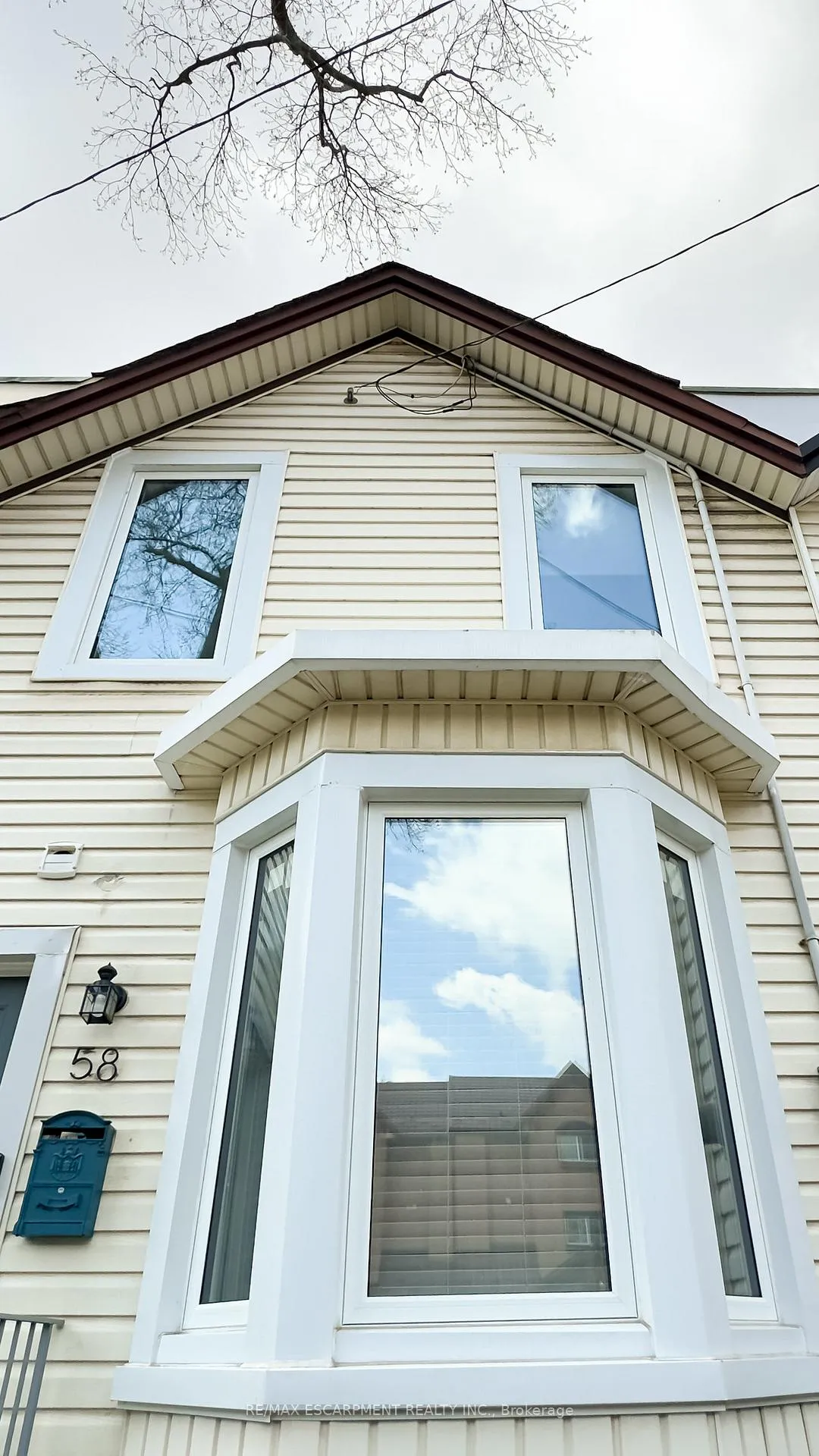 Photo 4 of 58 Margaret Street, Hamilton, Strathcona — HOMEH