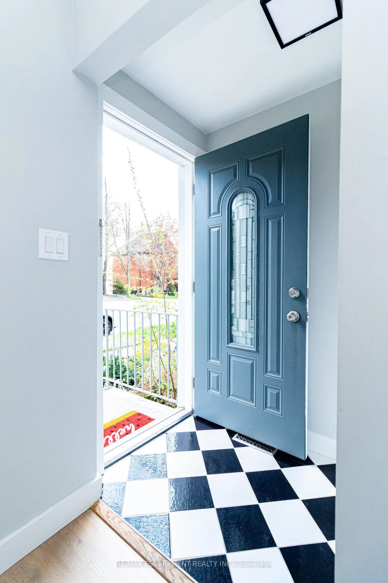 Photo 6 of 58 Margaret Street, Hamilton, Strathcona — HOMEH