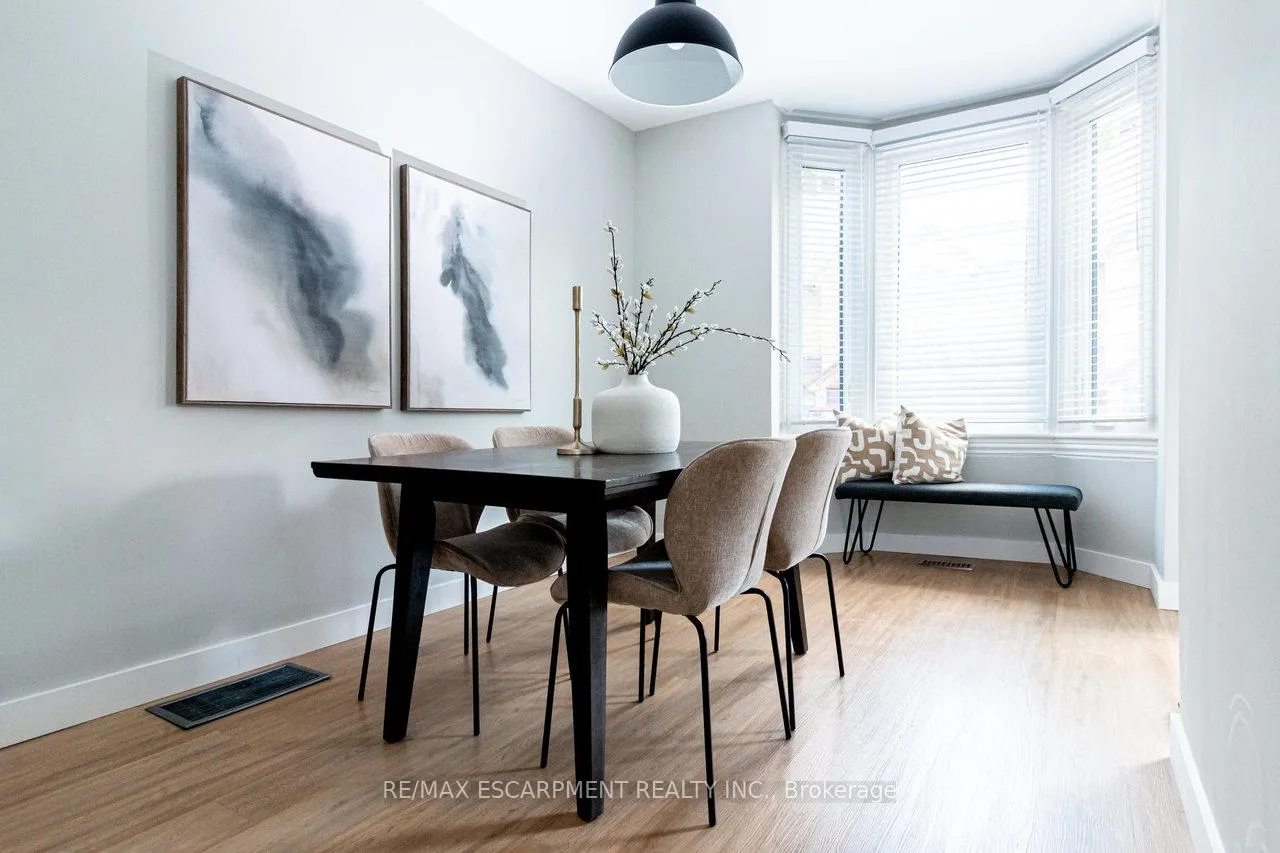 Photo 10 of 58 Margaret Street, Hamilton, Strathcona — HOMEH