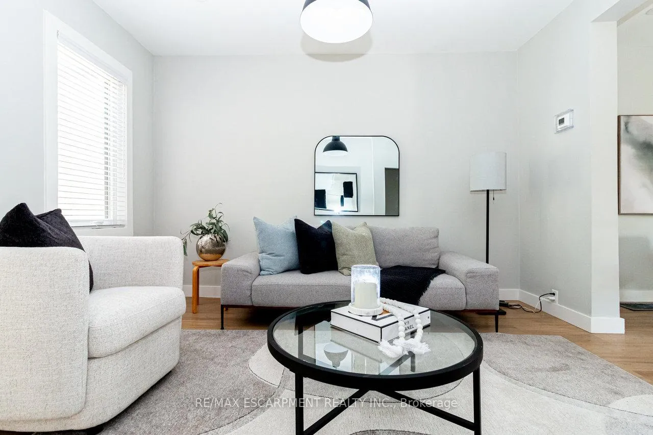 Photo 17 of 58 Margaret Street, Hamilton, Strathcona — HOMEH