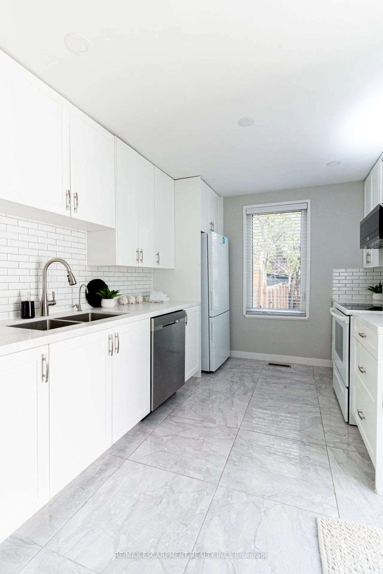 Photo 20 of 58 Margaret Street, Hamilton, Strathcona — HOMEH