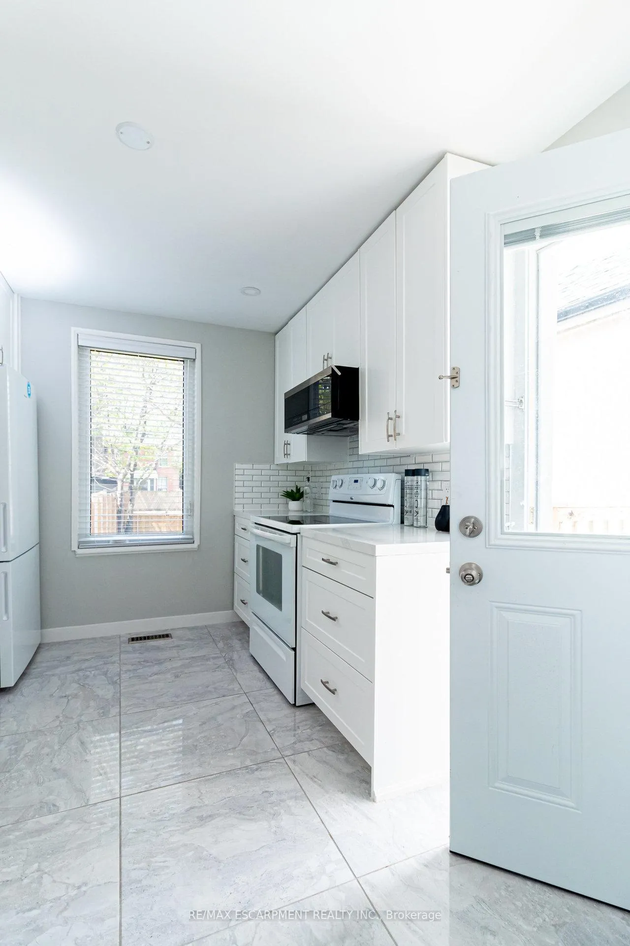 Photo 23 of 58 Margaret Street, Hamilton, Strathcona — HOMEH