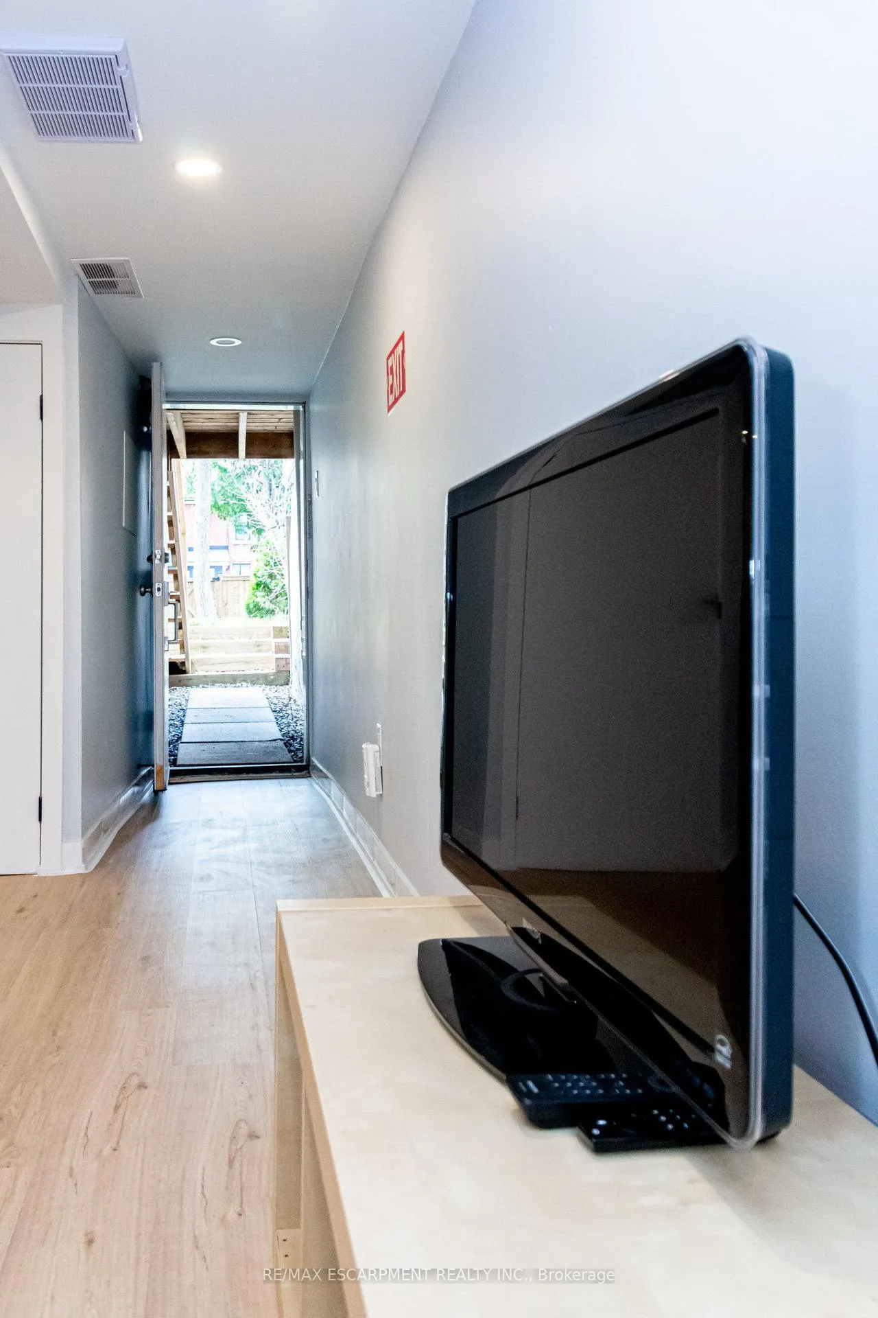 Photo 42 of 58 Margaret Street, Hamilton, Strathcona — HOMEH