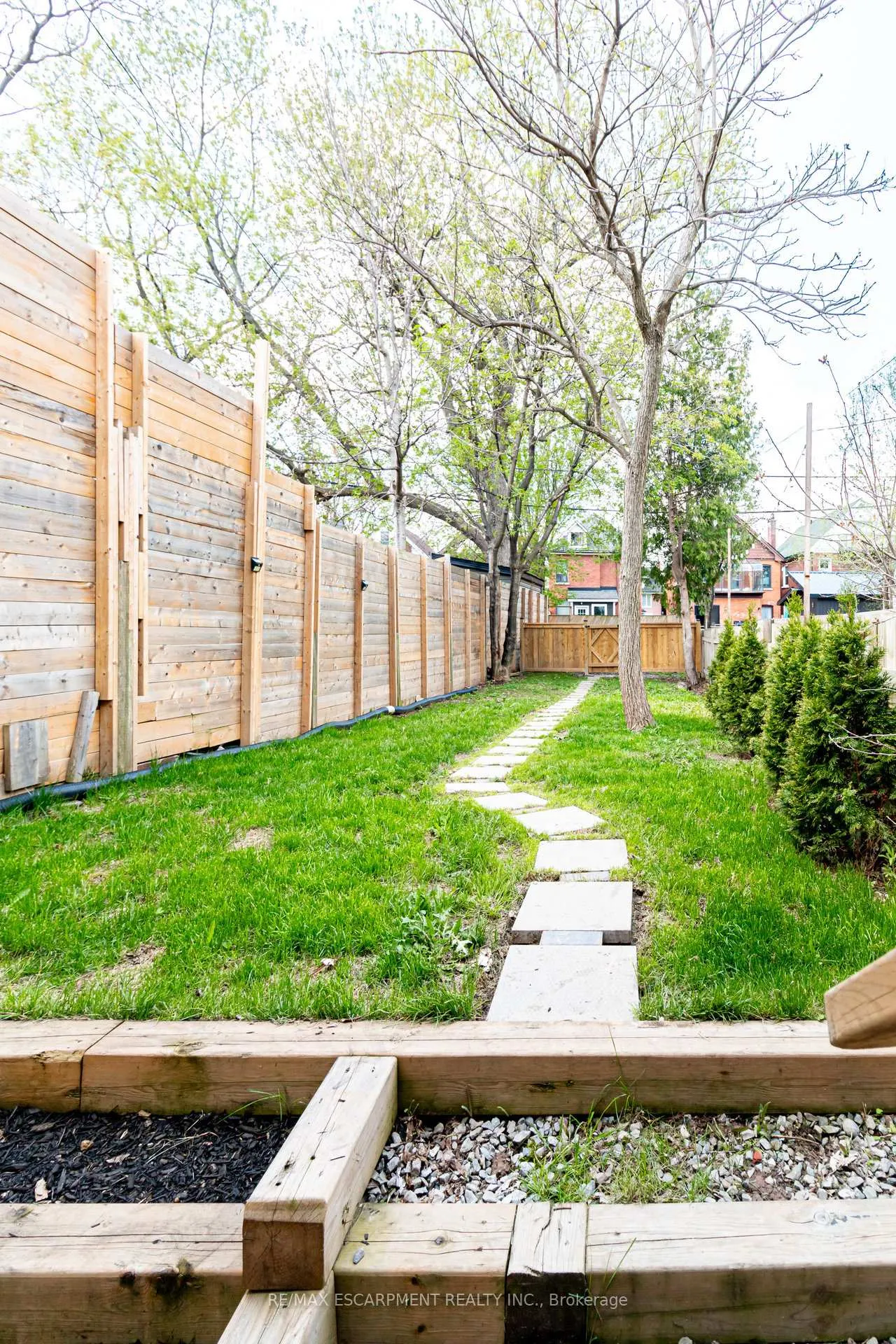 Photo 44 of 58 Margaret Street, Hamilton, Strathcona — HOMEH