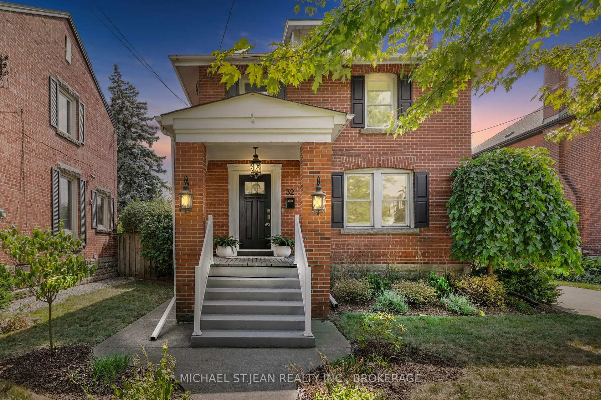 Photo 1 of 32 Mountain Park Avenue, Hamilton, Centremount — HOMEH