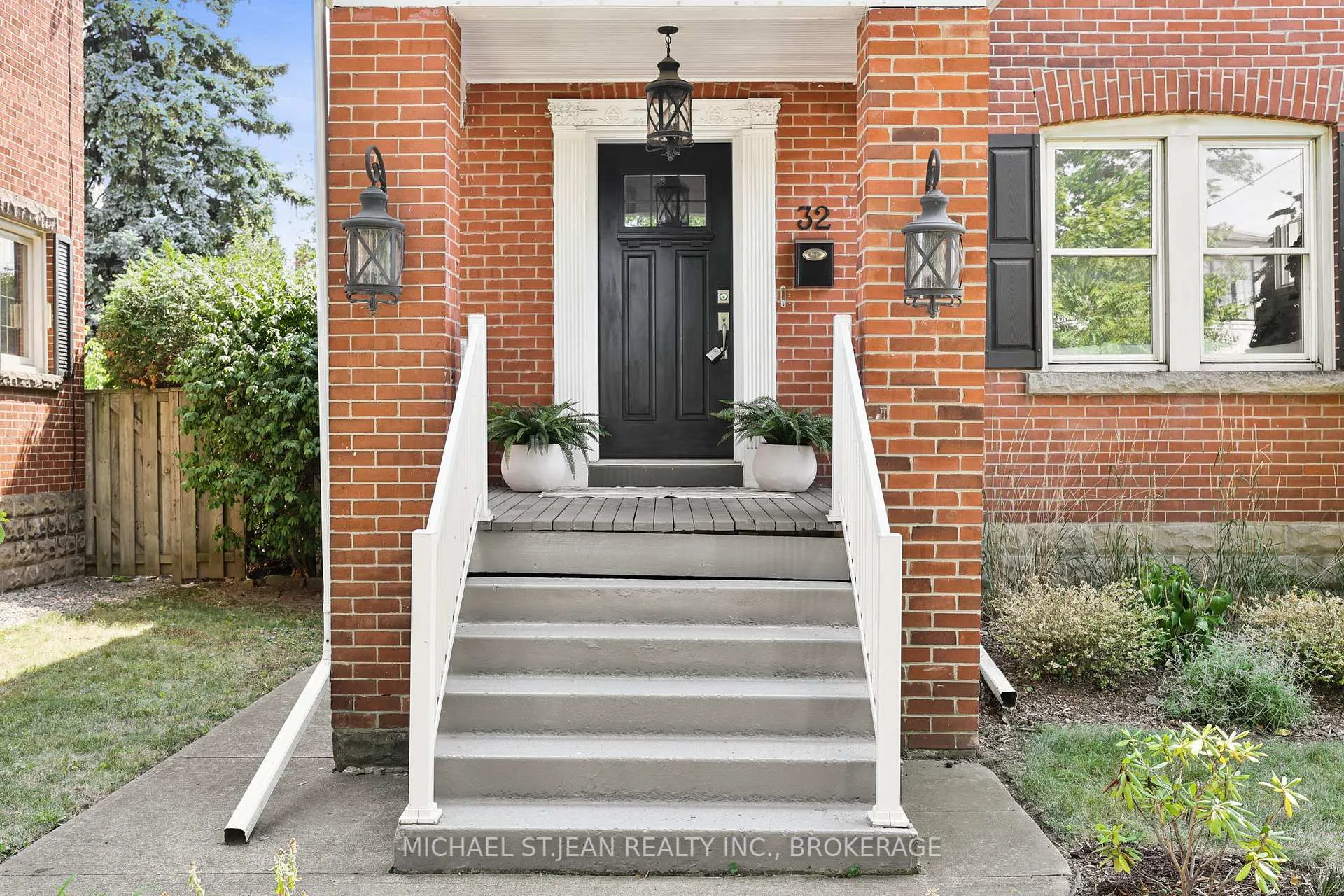 Photo 4 of 32 Mountain Park Avenue, Hamilton, Centremount — HOMEH