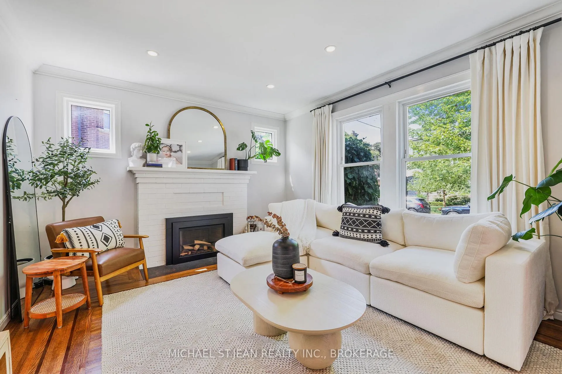 Photo 8 of 32 Mountain Park Avenue, Hamilton, Centremount — HOMEH