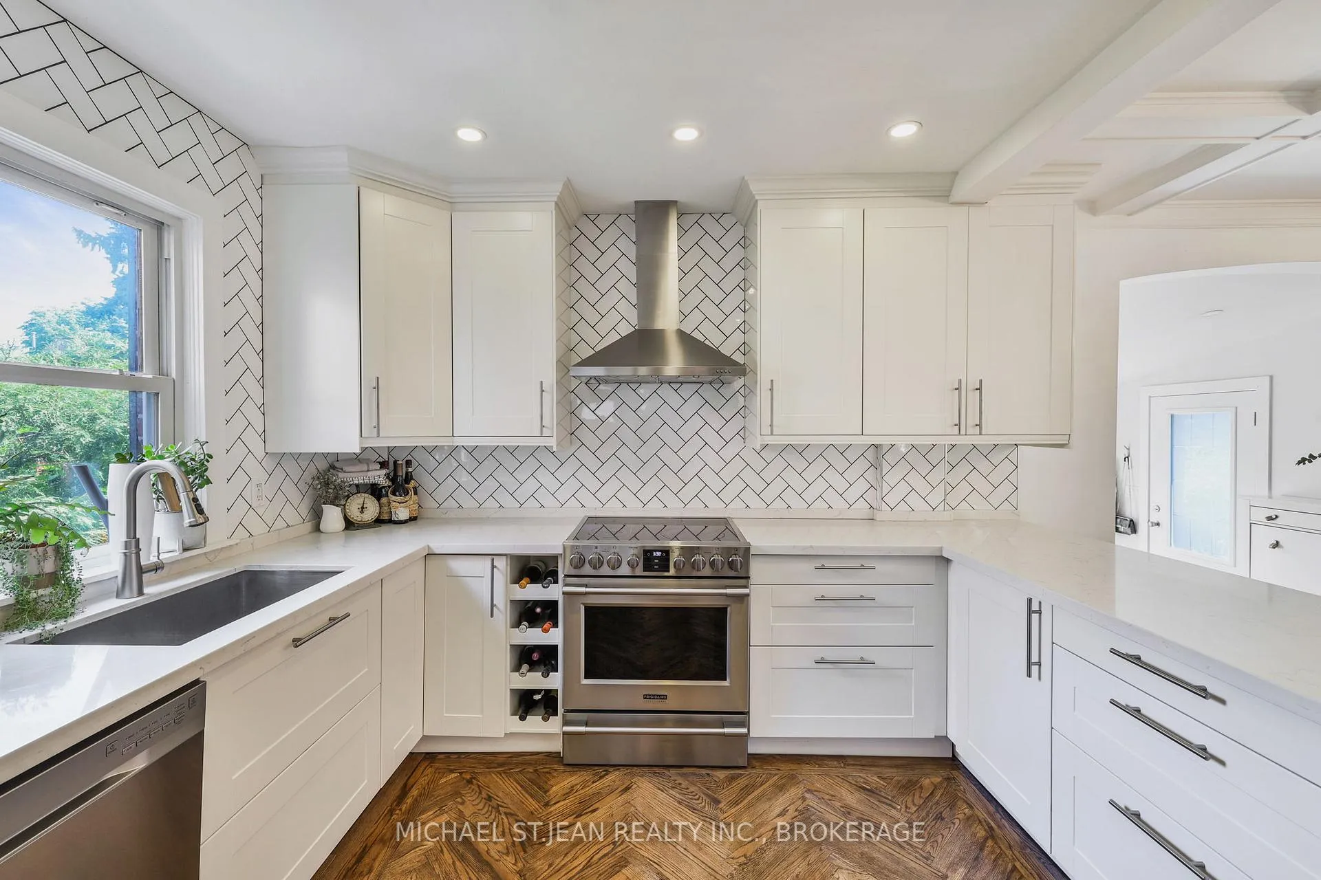 Photo 16 of 32 Mountain Park Avenue, Hamilton, Centremount — HOMEH