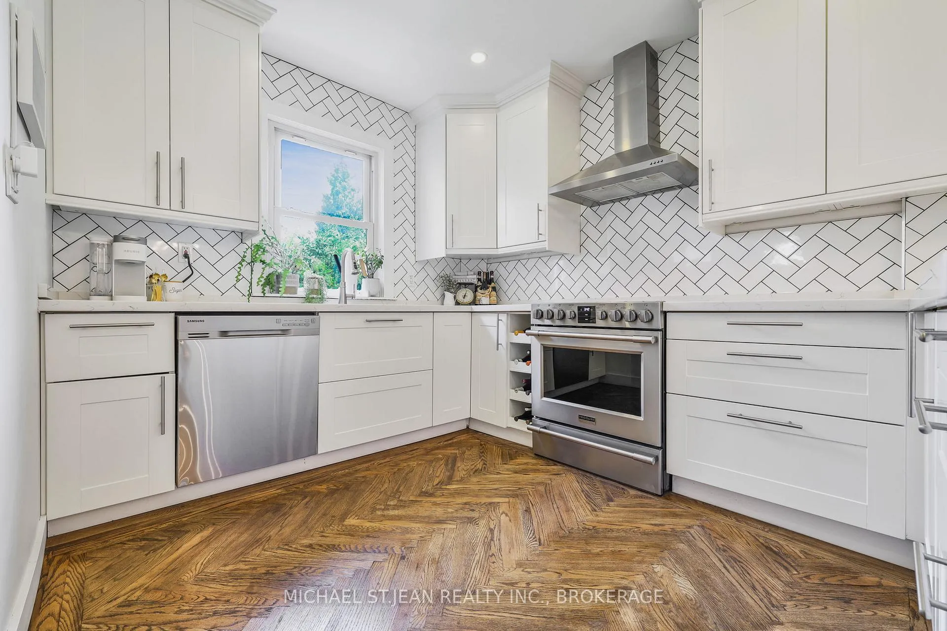 Photo 18 of 32 Mountain Park Avenue, Hamilton, Centremount — HOMEH