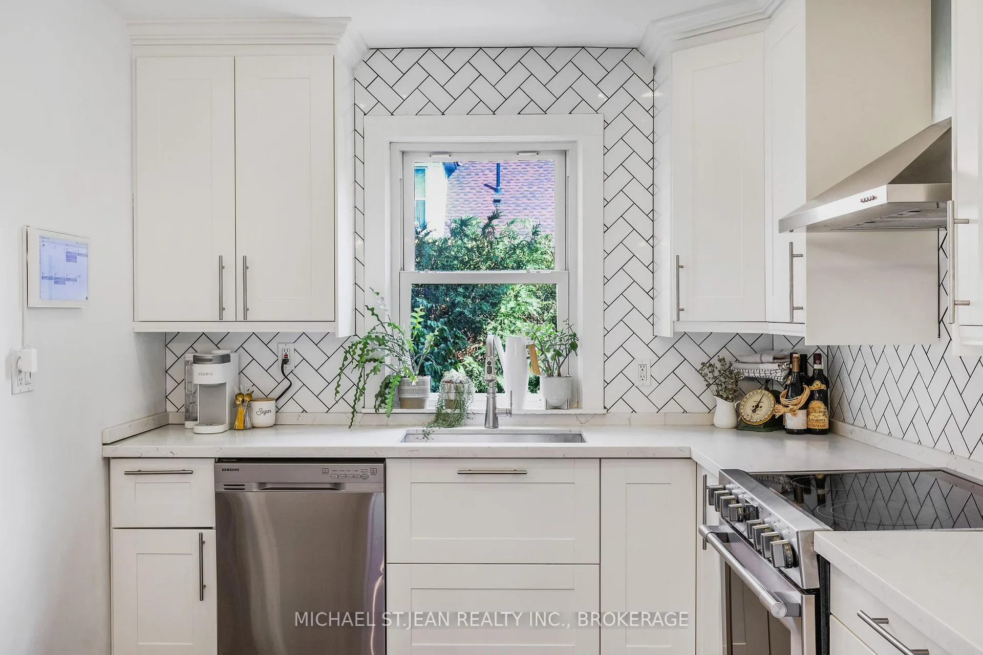 Photo 19 of 32 Mountain Park Avenue, Hamilton, Centremount — HOMEH
