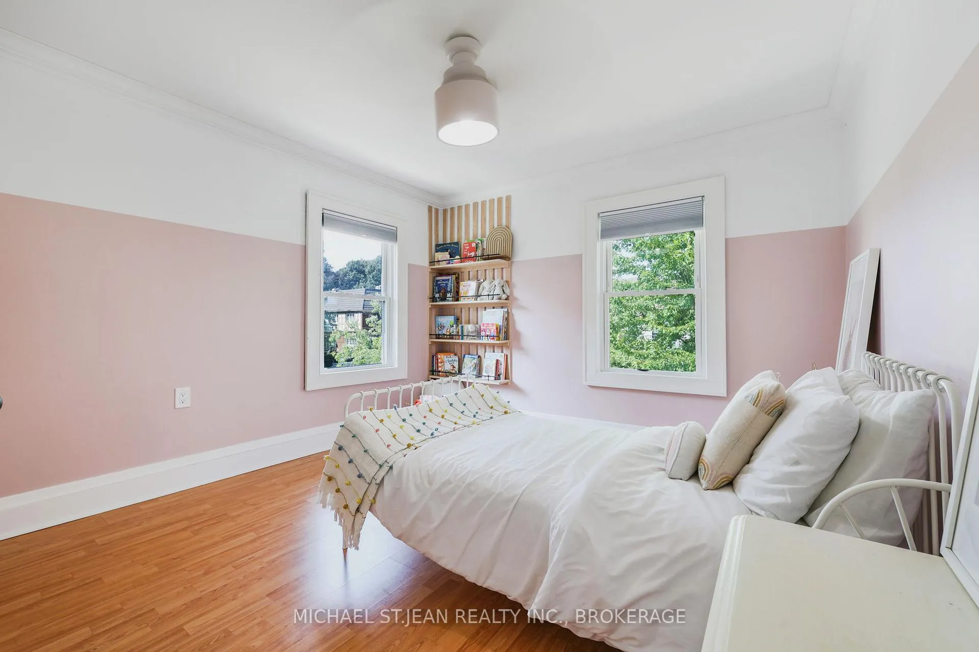 Photo 23 of 32 Mountain Park Avenue, Hamilton, Centremount — HOMEH
