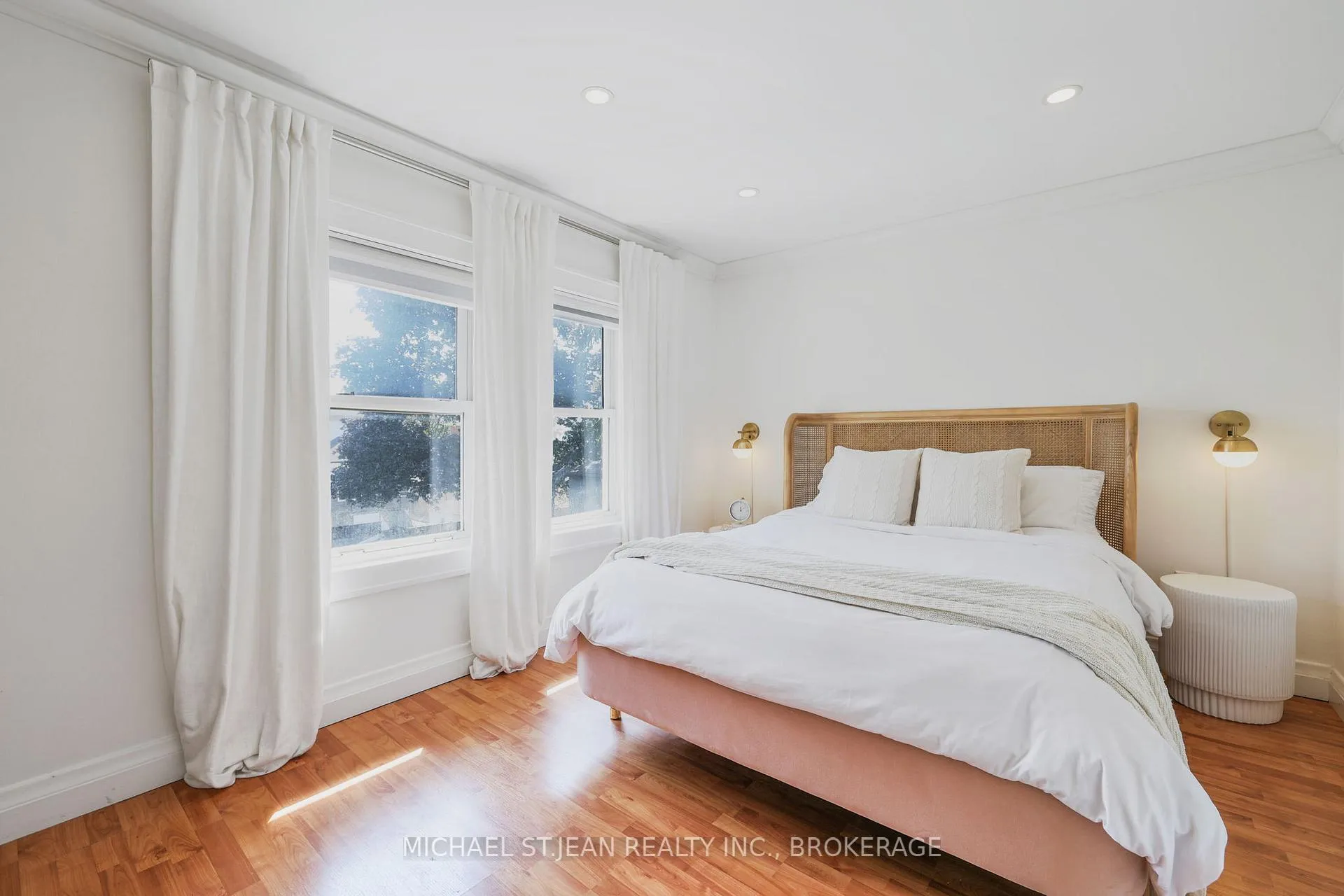 Photo 26 of 32 Mountain Park Avenue, Hamilton, Centremount — HOMEH
