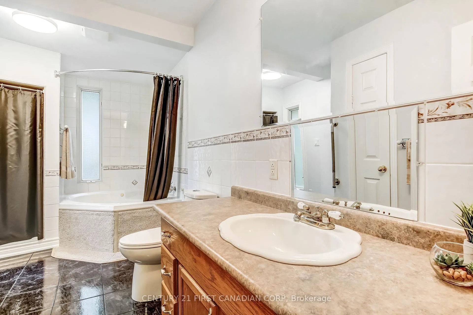 Photo 8 of 353 Adelaide Street, Strathroy-Caradoc, SW — HOMEH