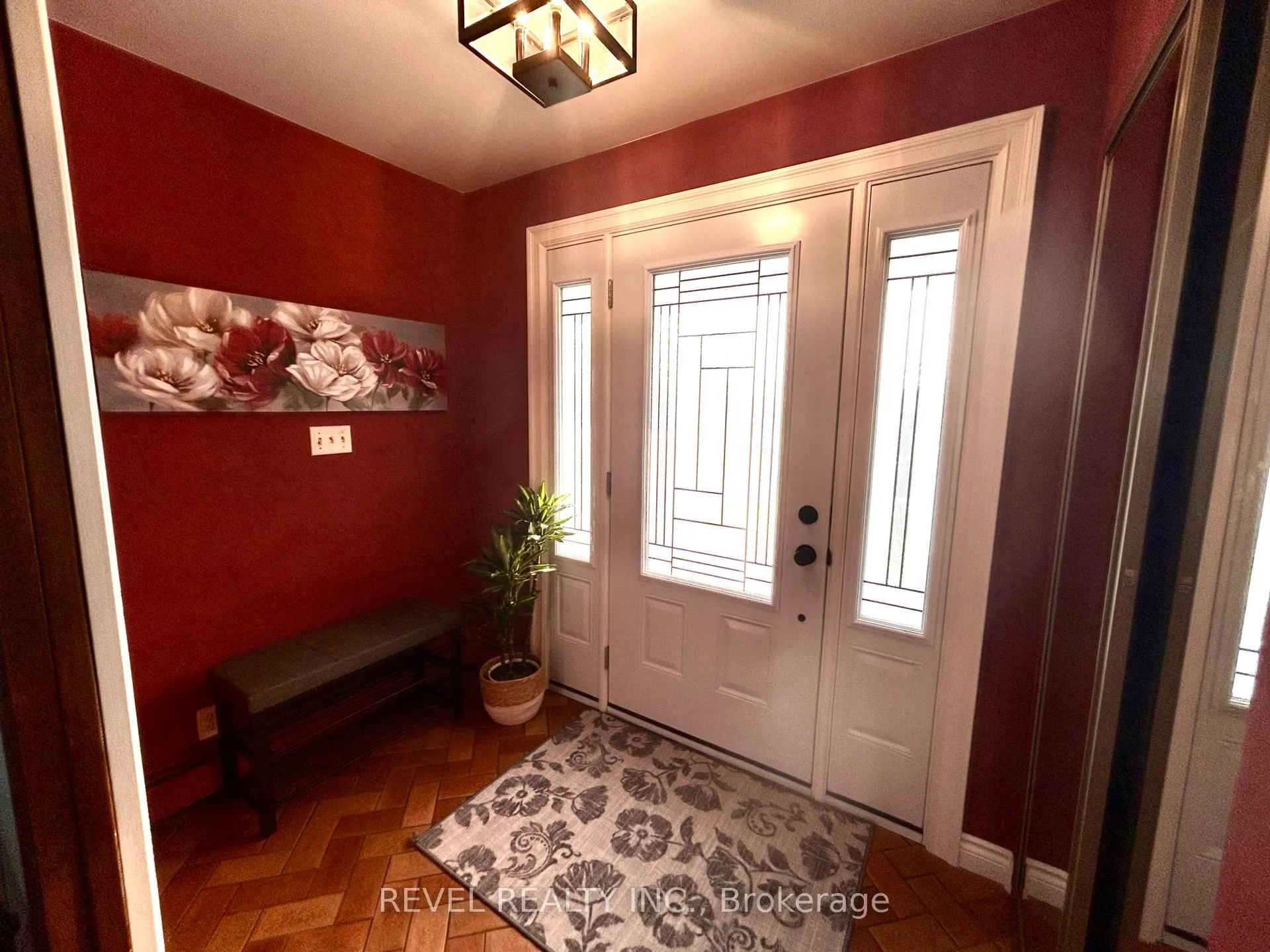 Photo 6 of 446 Eleventh Avenue, Cochrane — HOMEH