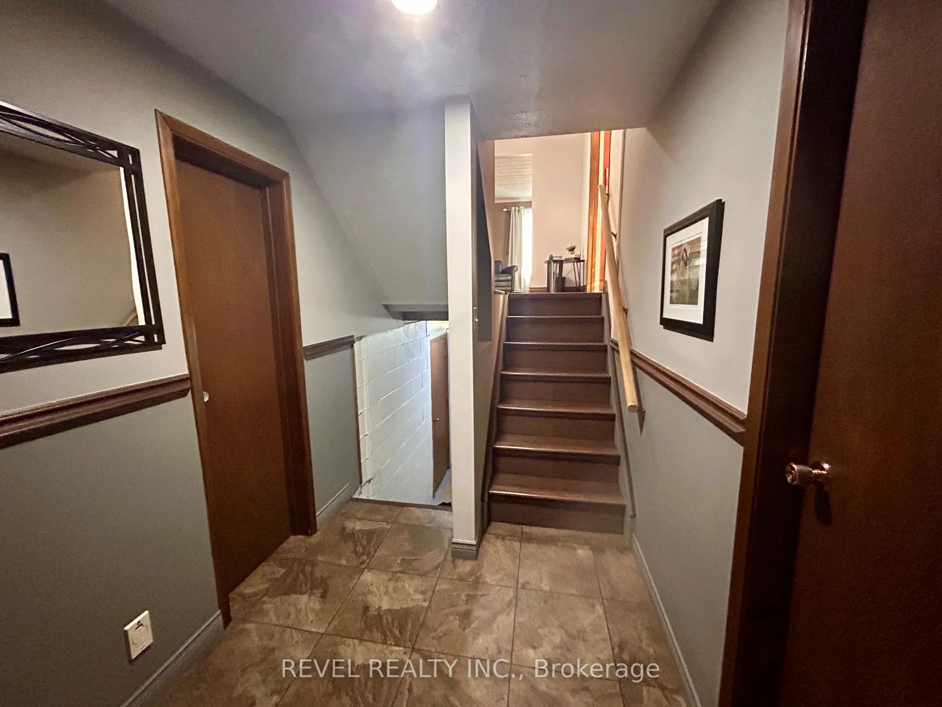 Photo 26 of 446 Eleventh Avenue, Cochrane — HOMEH