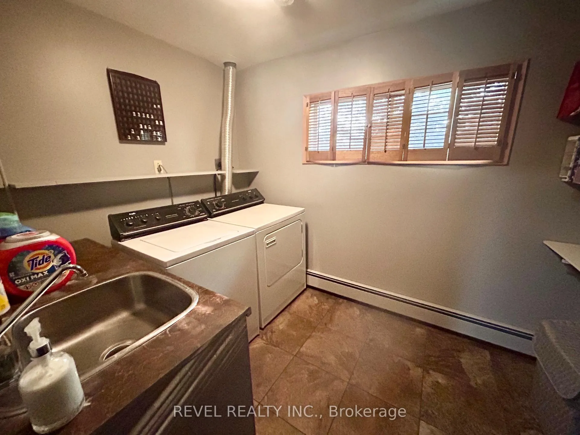 Photo 28 of 446 Eleventh Avenue, Cochrane — HOMEH