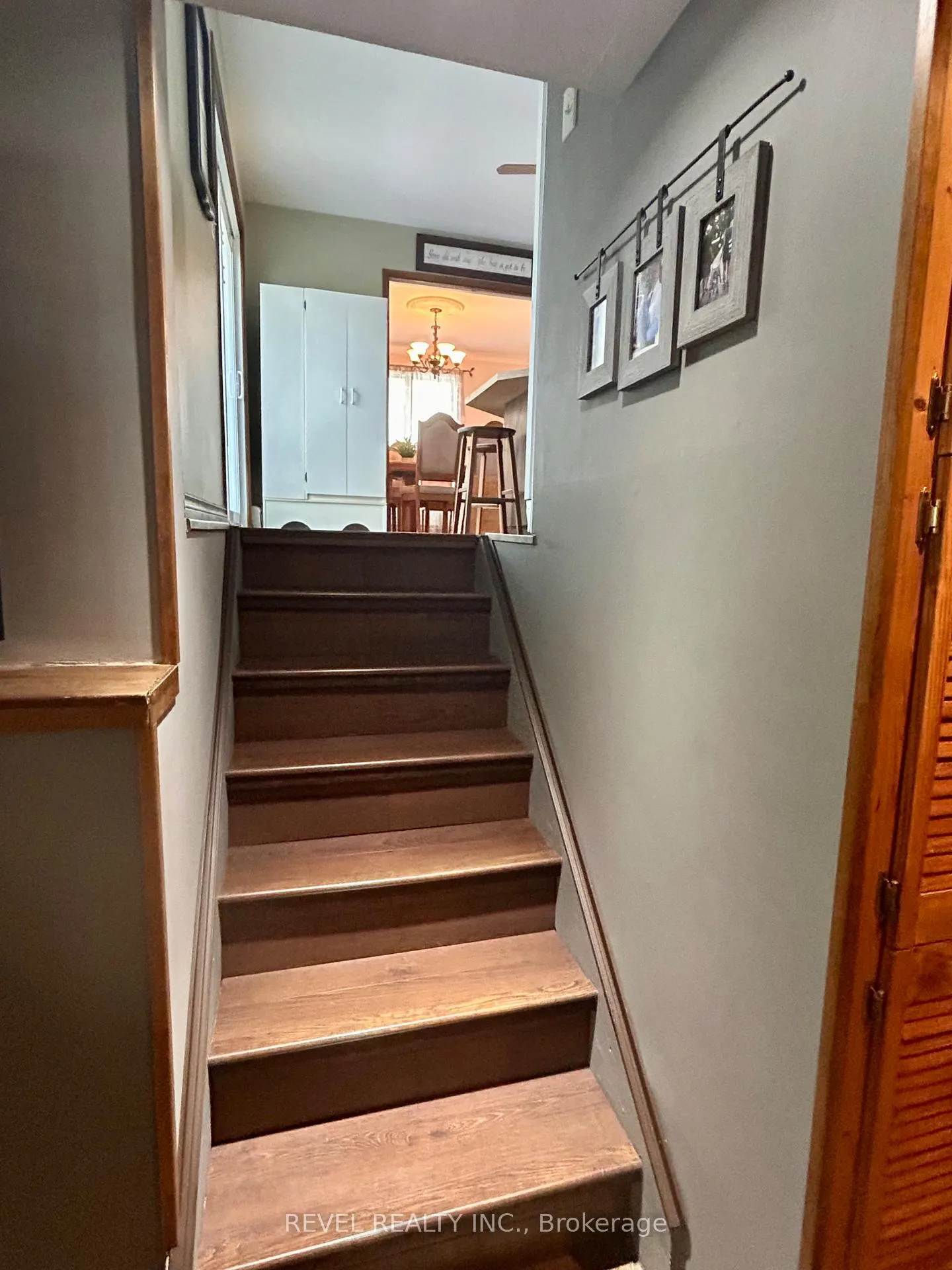 Photo 33 of 446 Eleventh Avenue, Cochrane — HOMEH