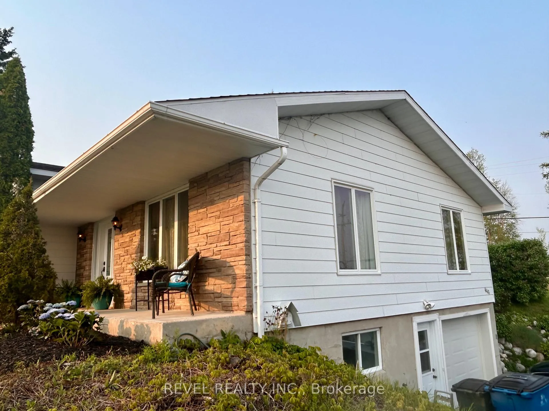 Photo 43 of 446 Eleventh Avenue, Cochrane — HOMEH
