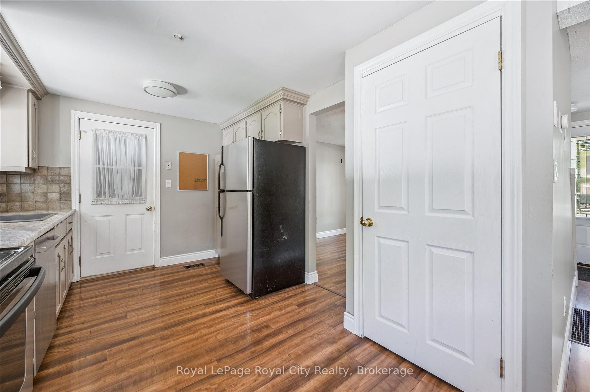 Photo 15 of 10 Woodborough Road, Guelph, Kortright West — HOMEH